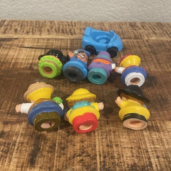 Fisher Price Little People lot of 7 community workers and friends - Picture 7 of 8